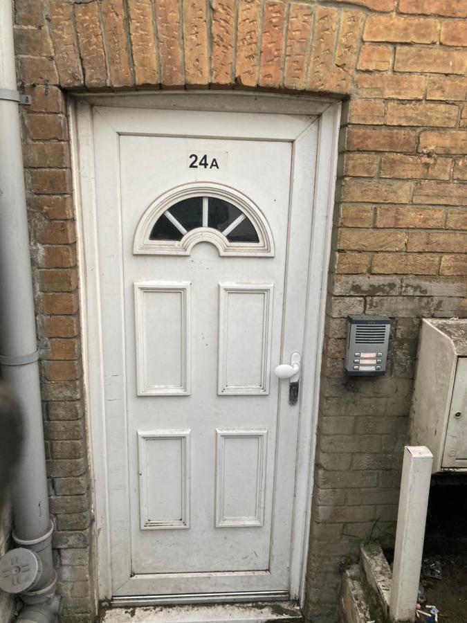 Lovely Two Bed Apartment @ 24A Green Street Ryde  Exterior foto