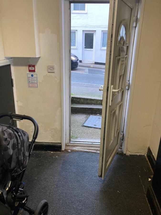 Lovely Two Bed Apartment @ 24A Green Street Ryde  Exterior foto